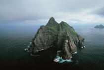 Aerial view of Skellig and its lighthouse. © Philip Plisson / Plisson La Trinité / AA02399 - Photo Galleries - Skellig