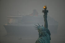 Arrival of the Queen Mary II in New York. © Guillaume Plisson / Plisson La Trinité / AA07638 - Photo Galleries - Statue of Liberty