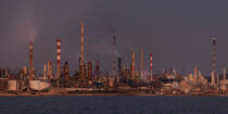 The Lavera oil port in the Gulf of Fos [AT] © Philip Plisson / Plisson La Trinité / AA32482 - Photo Galleries - Martigues